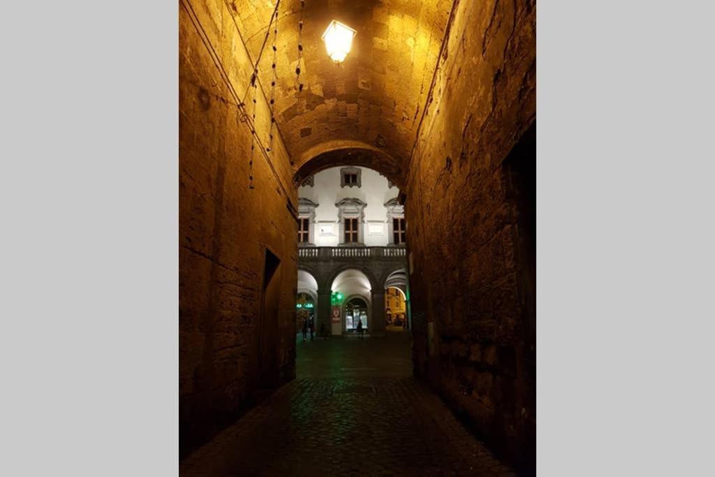 ...All'Archetto Di Sant'Andrea......Pieno Centro Орв'єто Екстер'єр фото